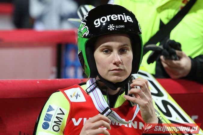 076 Eva Logar